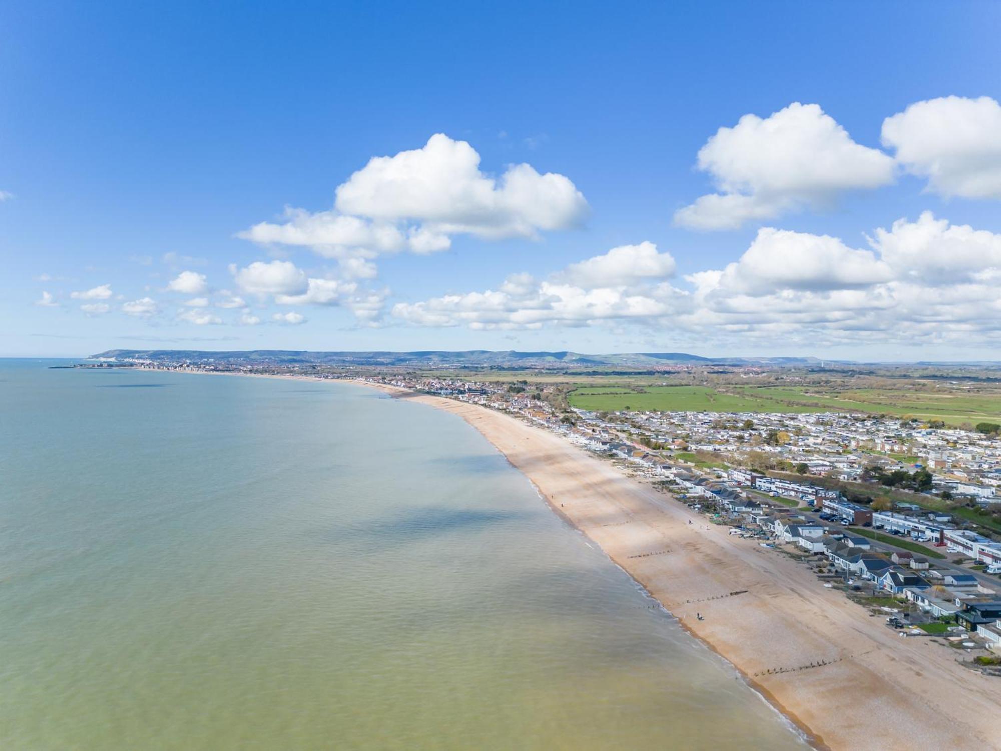 Aqua Blu Beach House Holiday Rental Pevensey Exterior photo