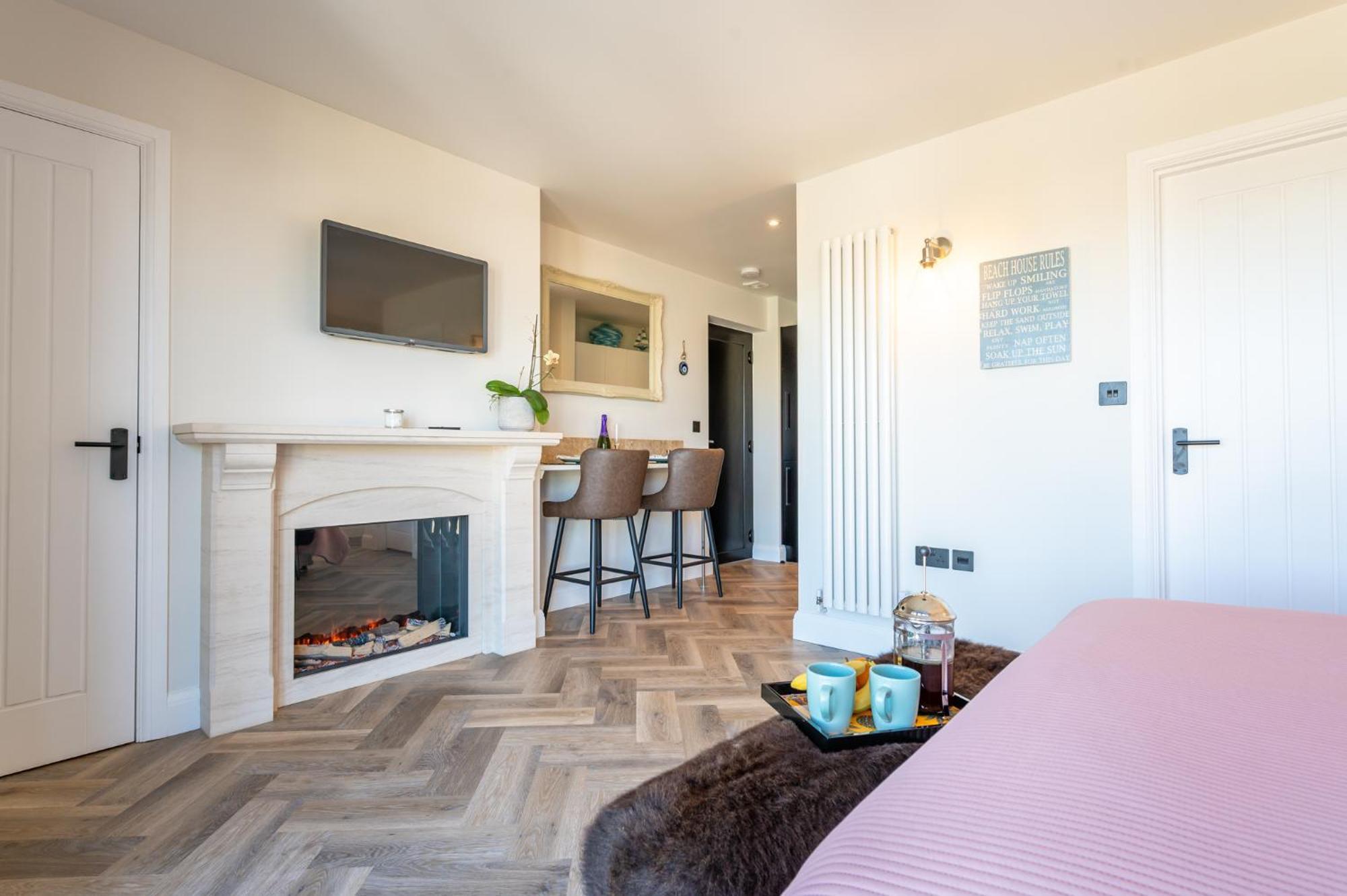 Aqua Blu Beach House Holiday Rental Pevensey Exterior photo