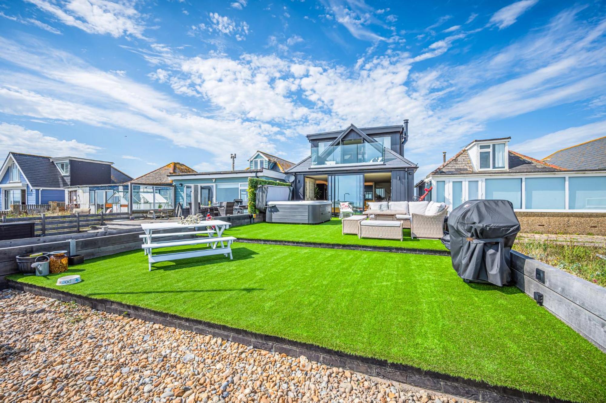 Aqua Blu Beach House Holiday Rental Pevensey Exterior photo